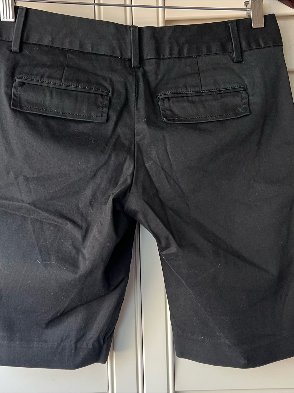Women’s Banana Republic Black Chino Bermuda Shorts - Modern Tailored Cut, Size 2 - Picture 2 of 5